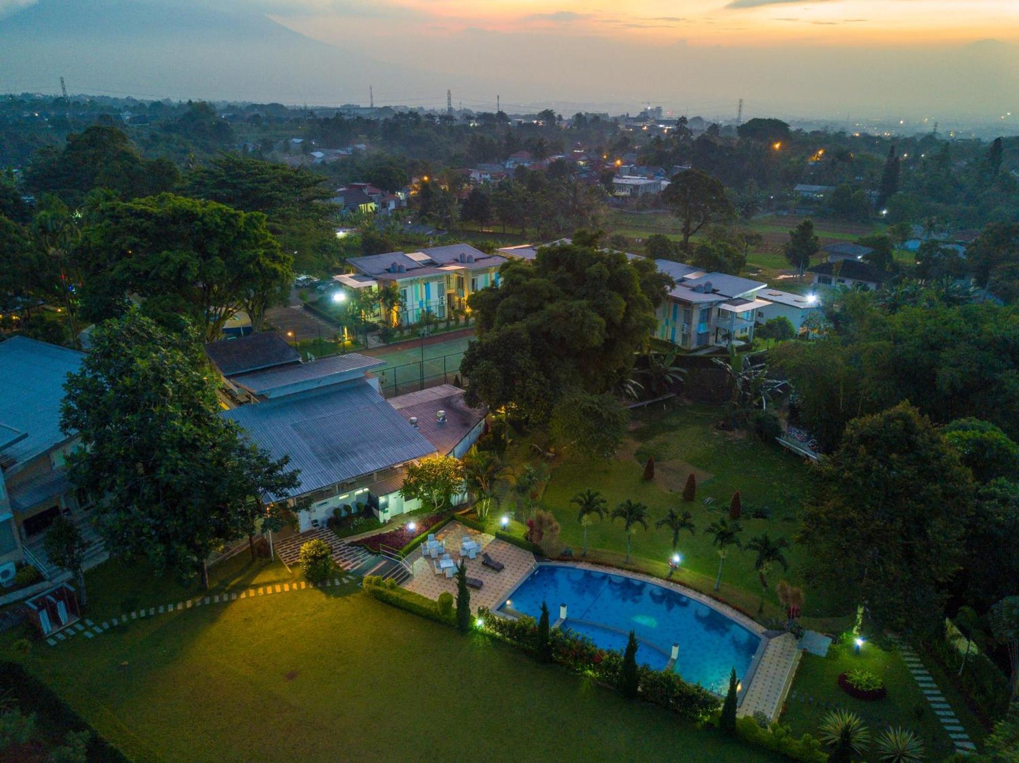 Hotel D'Agape Meeting & Conference Puncak Zewnętrze zdjęcie