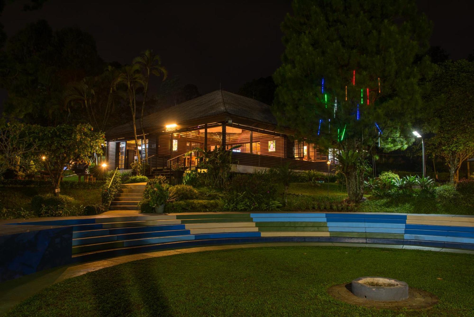 Hotel D'Agape Meeting & Conference Puncak Zewnętrze zdjęcie