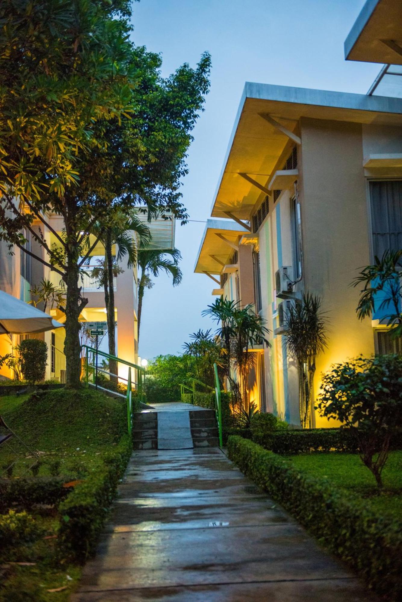 Hotel D'Agape Meeting & Conference Puncak Zewnętrze zdjęcie